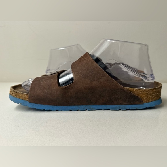 Birkenstock Arizona Sandals US 7 EU 38 Brown Oiled Leather Two Strap Blue Sole - Picture 7 of 11